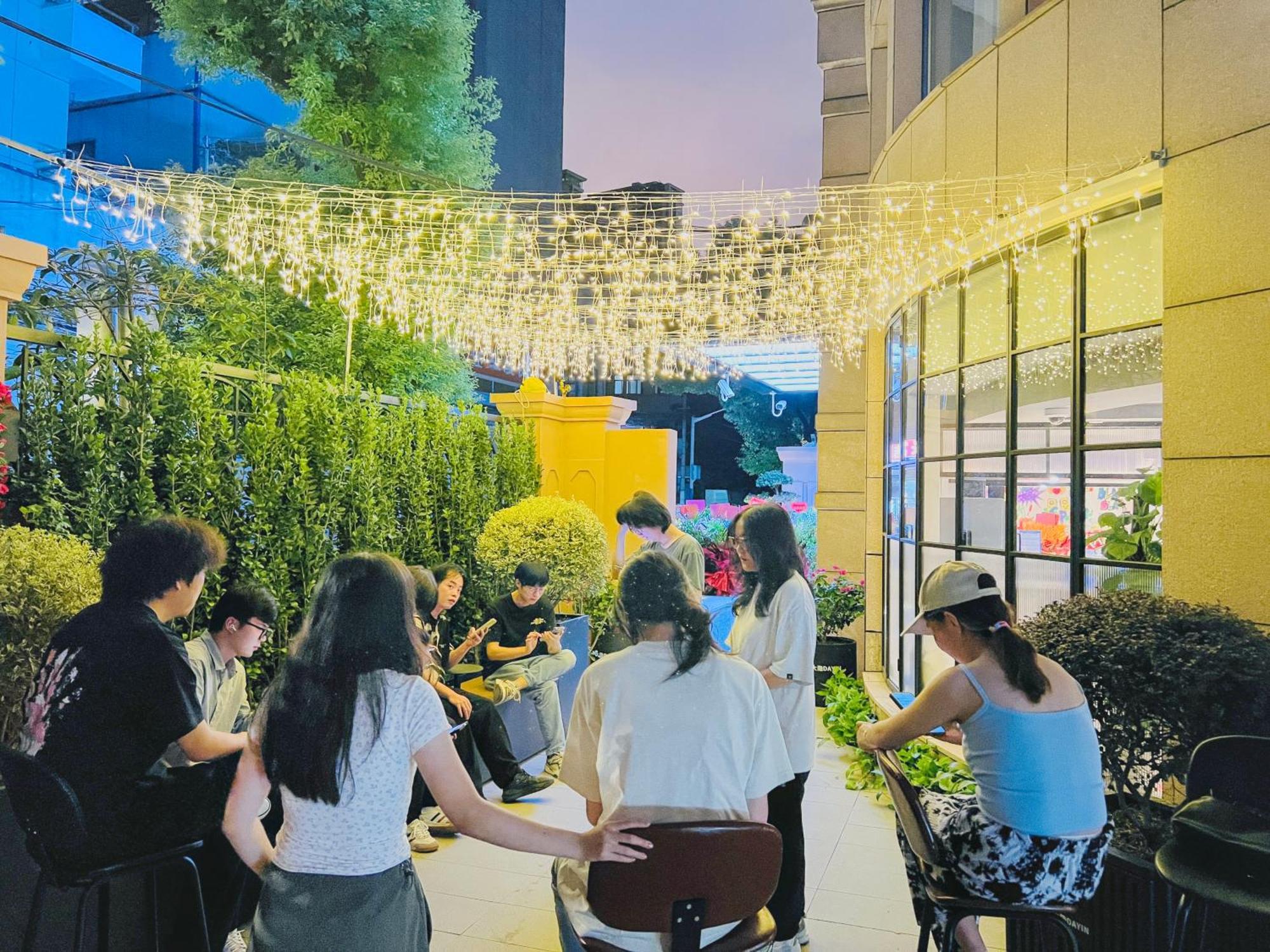 Dayin Garden Hotel -Near People'S Square & Nanjing Road-Large Social Area -Bar -Cafe -Gym -Free Laundry Luggage Storage -24H Front Desk-English Service Shanghai Eksteriør bilde